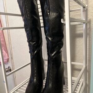 New Look Black Croc-Embossed Over-the-Knee Heeled Boots